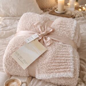 Barefoot Dreams 520 Soft pink white Throw Blanket 45x60”